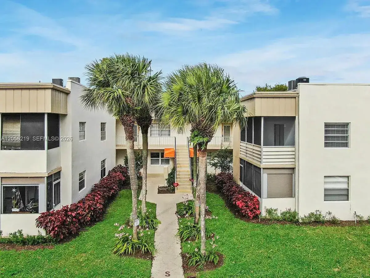 2 bedroom 2 bath Residential for sale at 899 S Normandy # 899, Delray Beach FL 33484