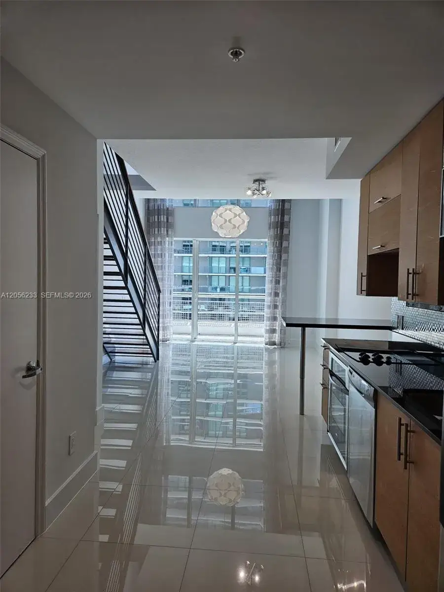 1 bedroom 1 bath Residential Lease for rent at 60 SW 13th St # 2810, Miami FL 33130