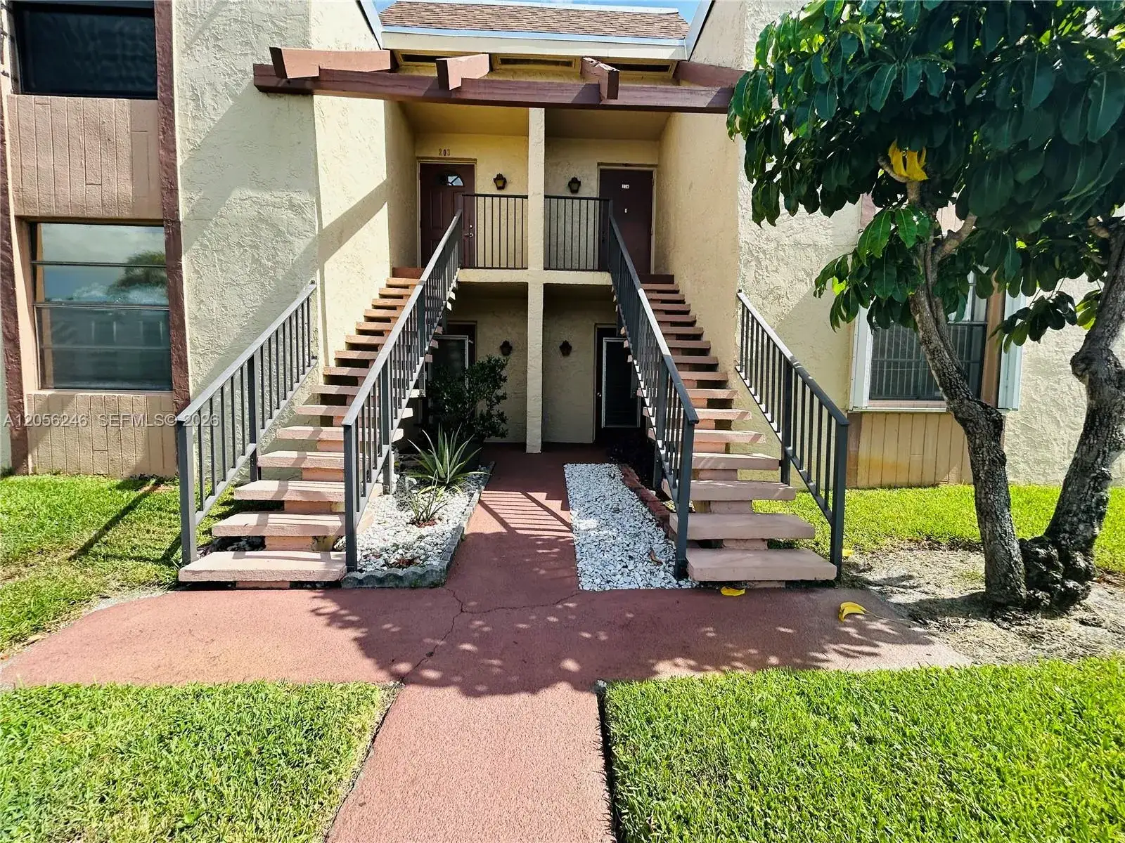 1 bedroom 2 bath Residential Lease for rent at 7355 NW 18th St # 104, Margate FL 33063