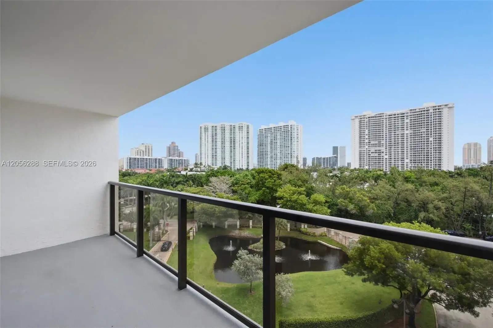 2 bedroom 2 bath Residential for sale at 18181 NE 31st Ct # 807, Aventura FL 33160