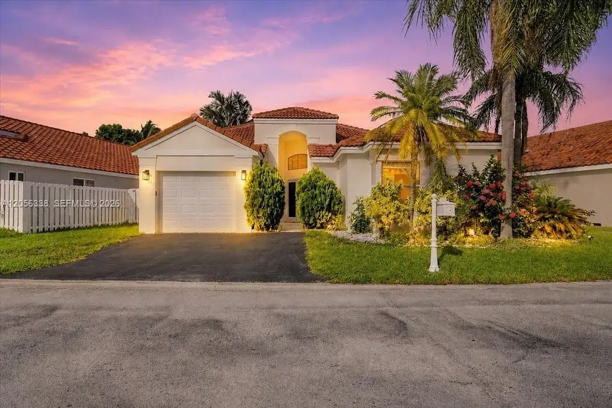 325 Somerset Way, Weston FL 33326