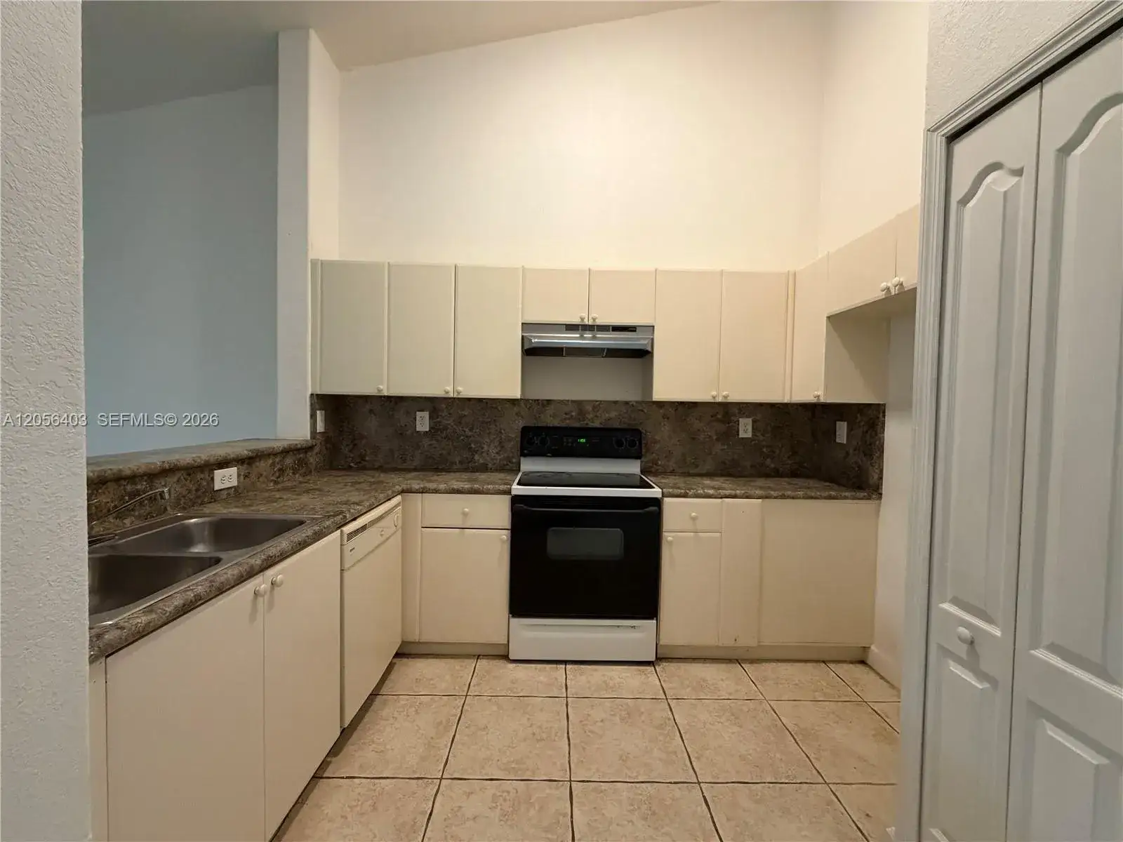 2 bedroom 2 bath Residential for sale at 1661 SE 28th St # 204, Homestead FL 33035