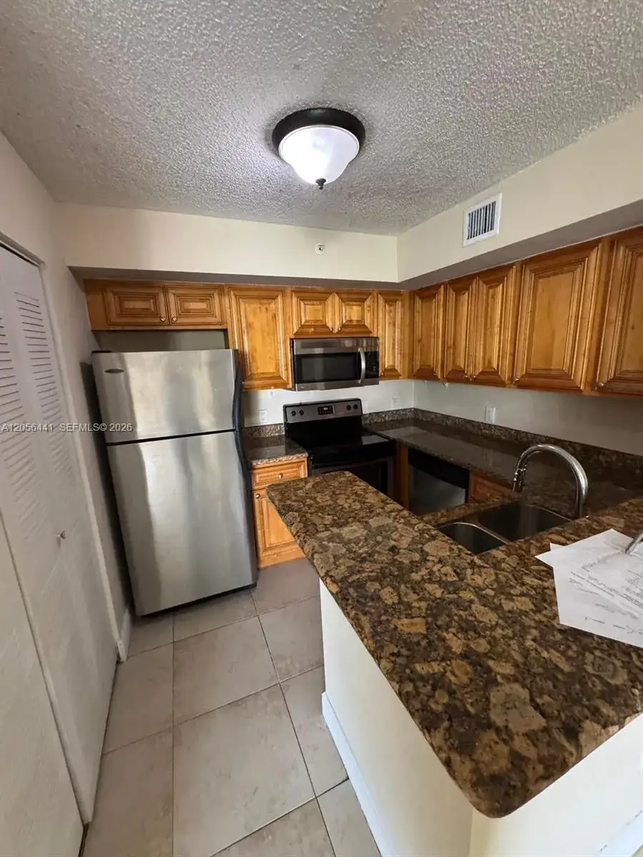 2 bedroom 2 bath Residential Lease for rent at 12142 ST ANDREWS PL # 110, Miramar FL 33025