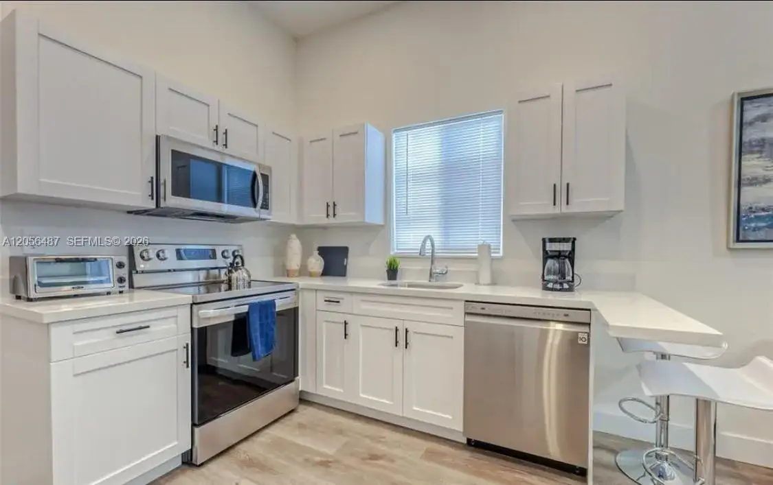 1 bedroom 1 bath Residential Lease for rent at 830 SE 14th St # 1, Fort Lauderdale FL 33316