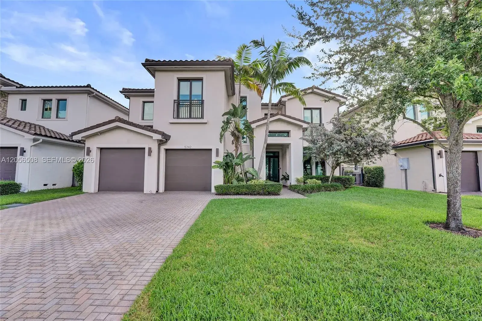 6 bedroom 4 bath Residential for sale at 5742 E Brookfield Cir E, Hollywood FL 33312