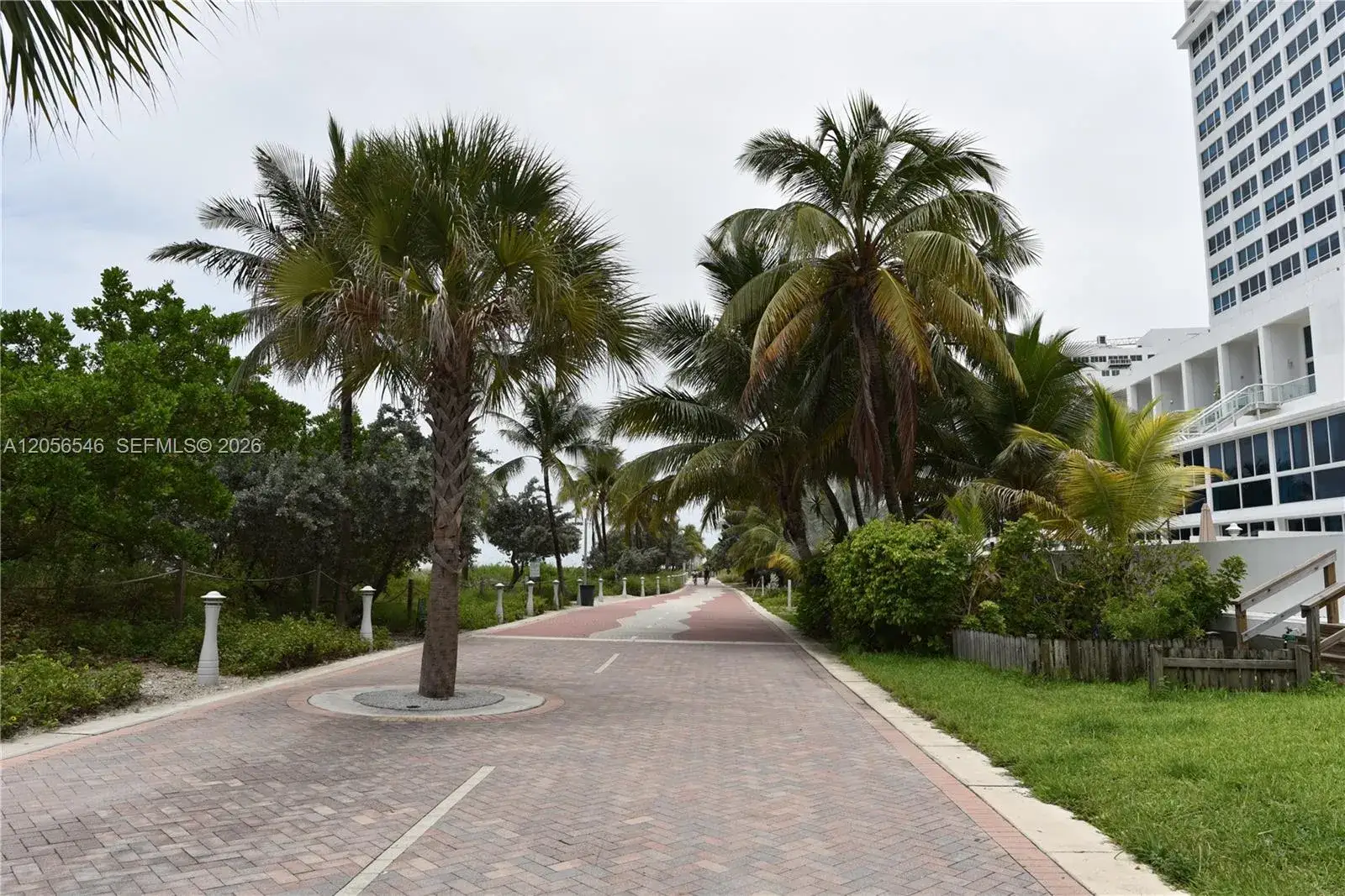 2 bedroom 2 bath Residential Lease for rent at 5555 Collins Ave # 8K, Miami Beach FL 33140