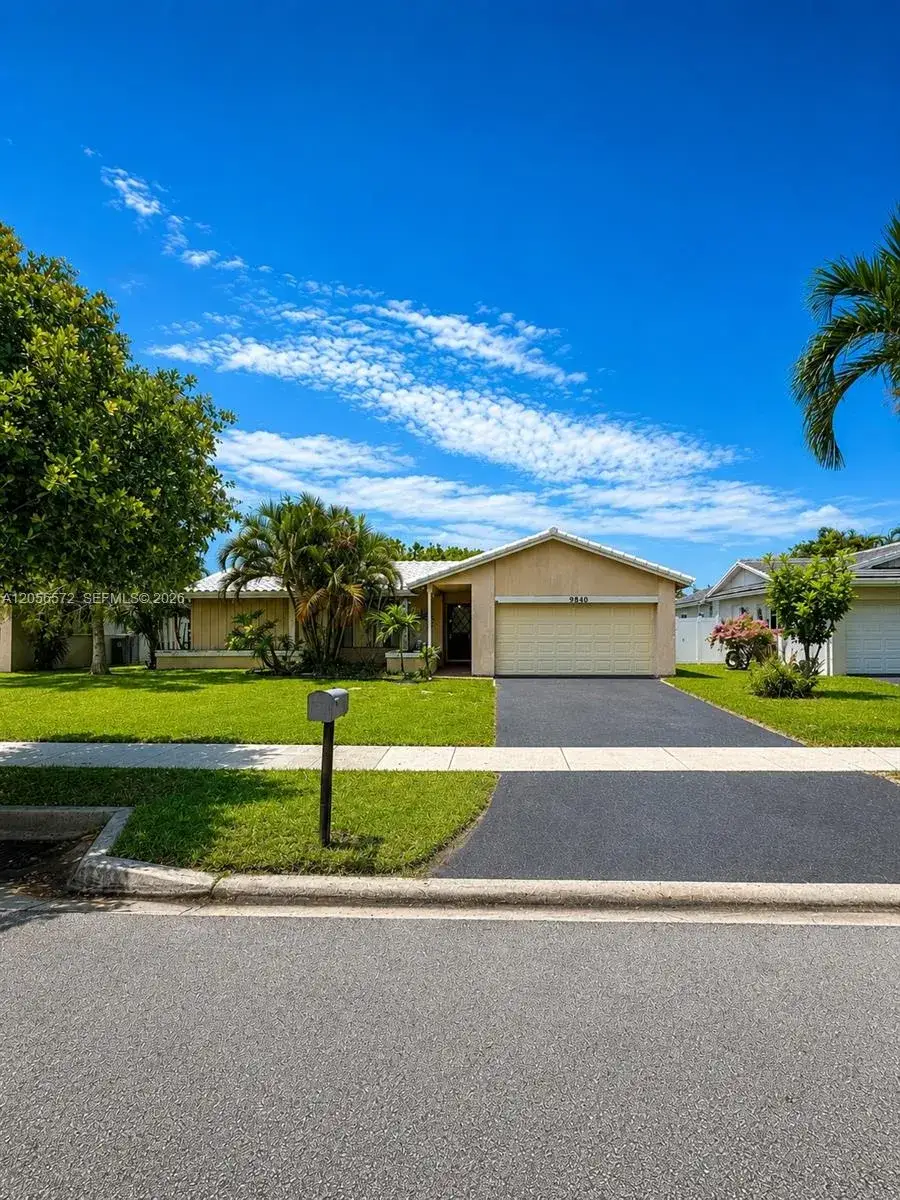 3 bedroom 2 bath Residential for sale at 9840 NW 25th Ct, Coral Springs FL 33065