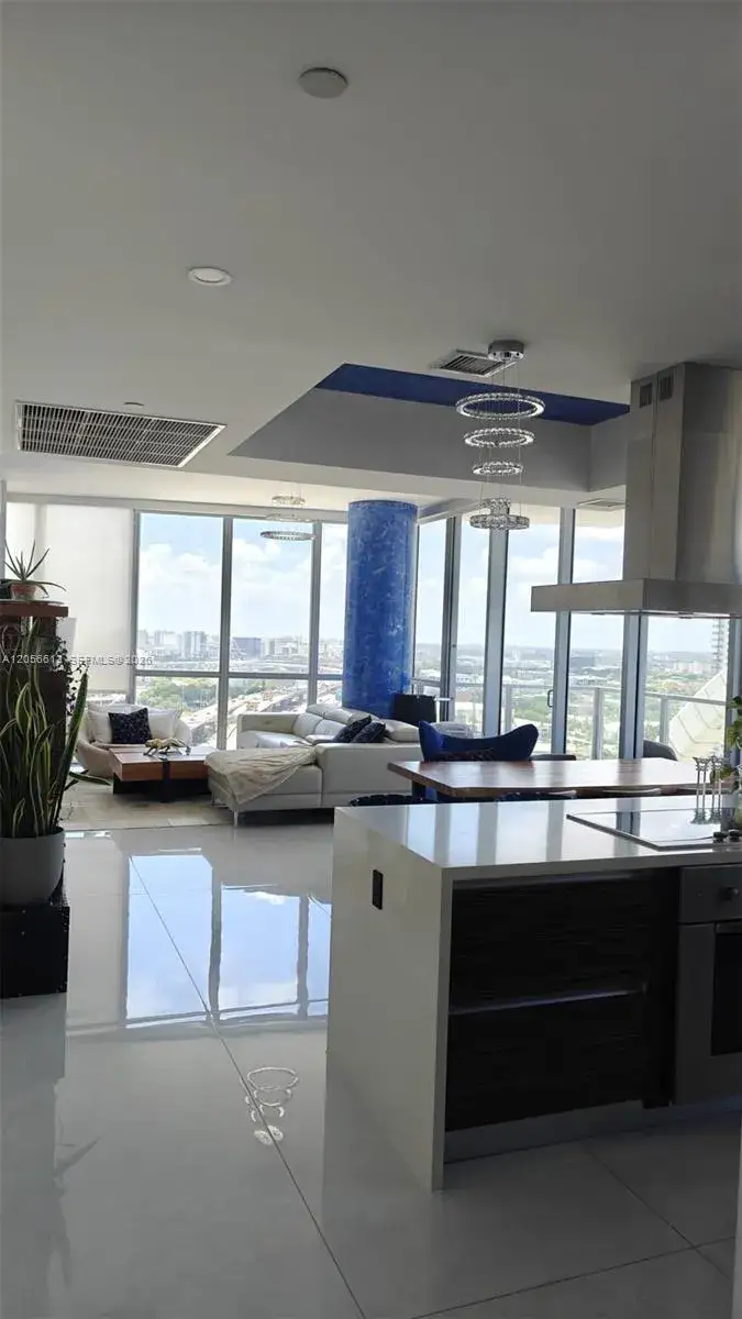 2 bedroom 2 bath Residential Lease for rent at 1100 Biscayne Blvd # 2106, Miami FL 33132