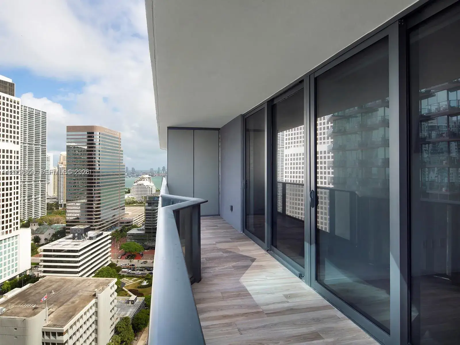 1 bedroom 2 bath Residential Lease for rent at 801 S Miami Ave # 2706, Miami FL 33130