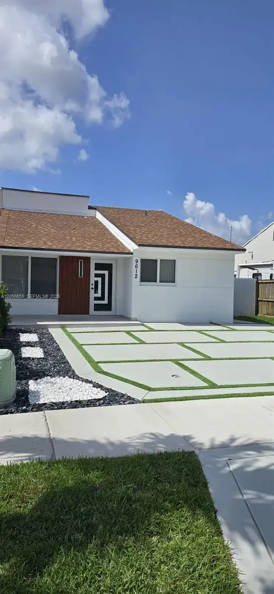3 bedroom 2 bath Residential for sale at 9612 Grand Canal Dr, Miami FL 33174