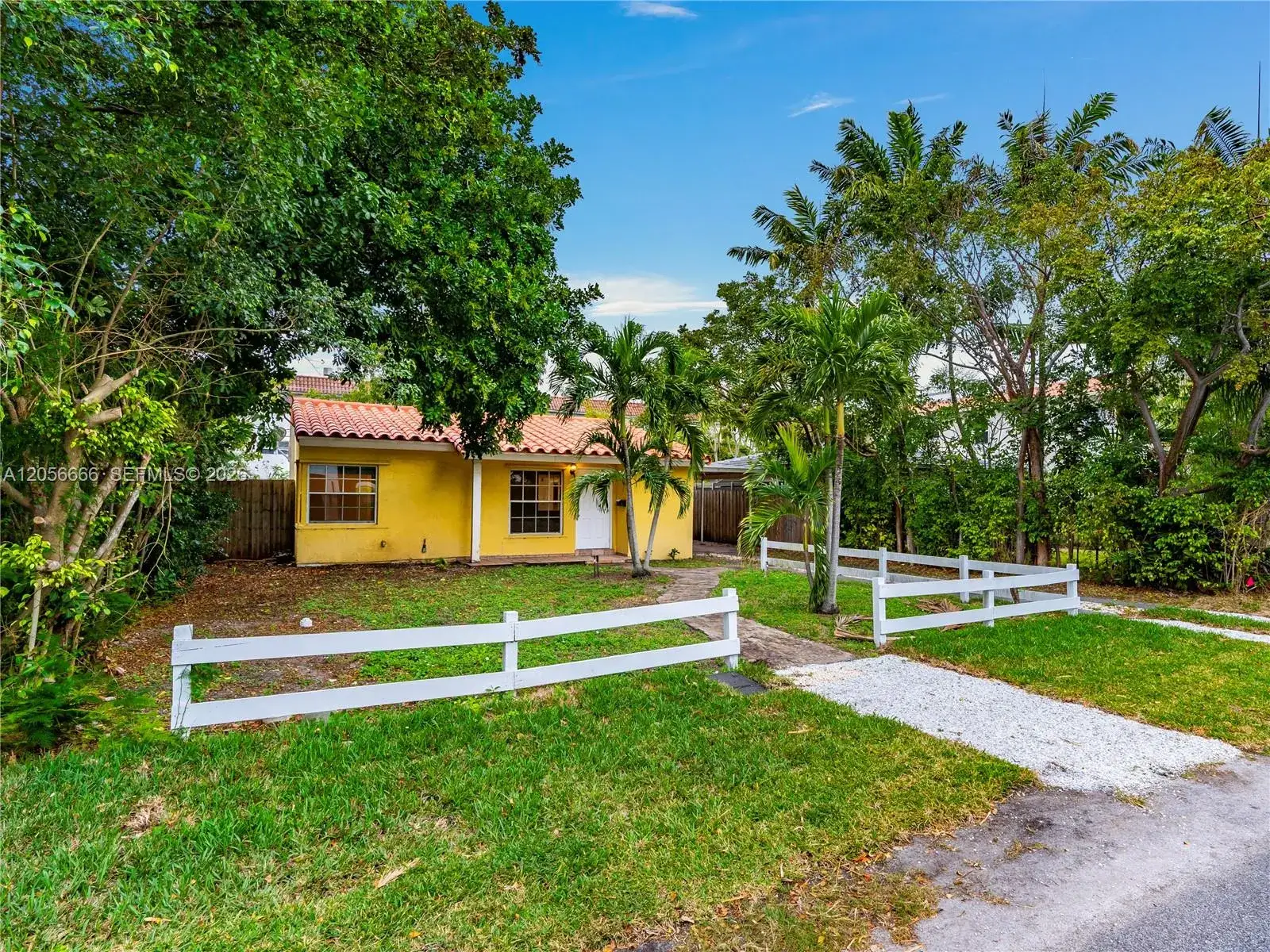 2 bedroom 1 bath Residential Lease for rent at 1125 NE 10th Ave, Fort Lauderdale FL 33304