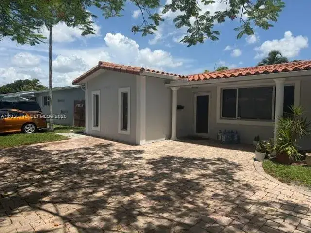 3 bedroom 2 bath Residential Lease for rent at 5317 Harrison St # 0, Hollywood FL 33021