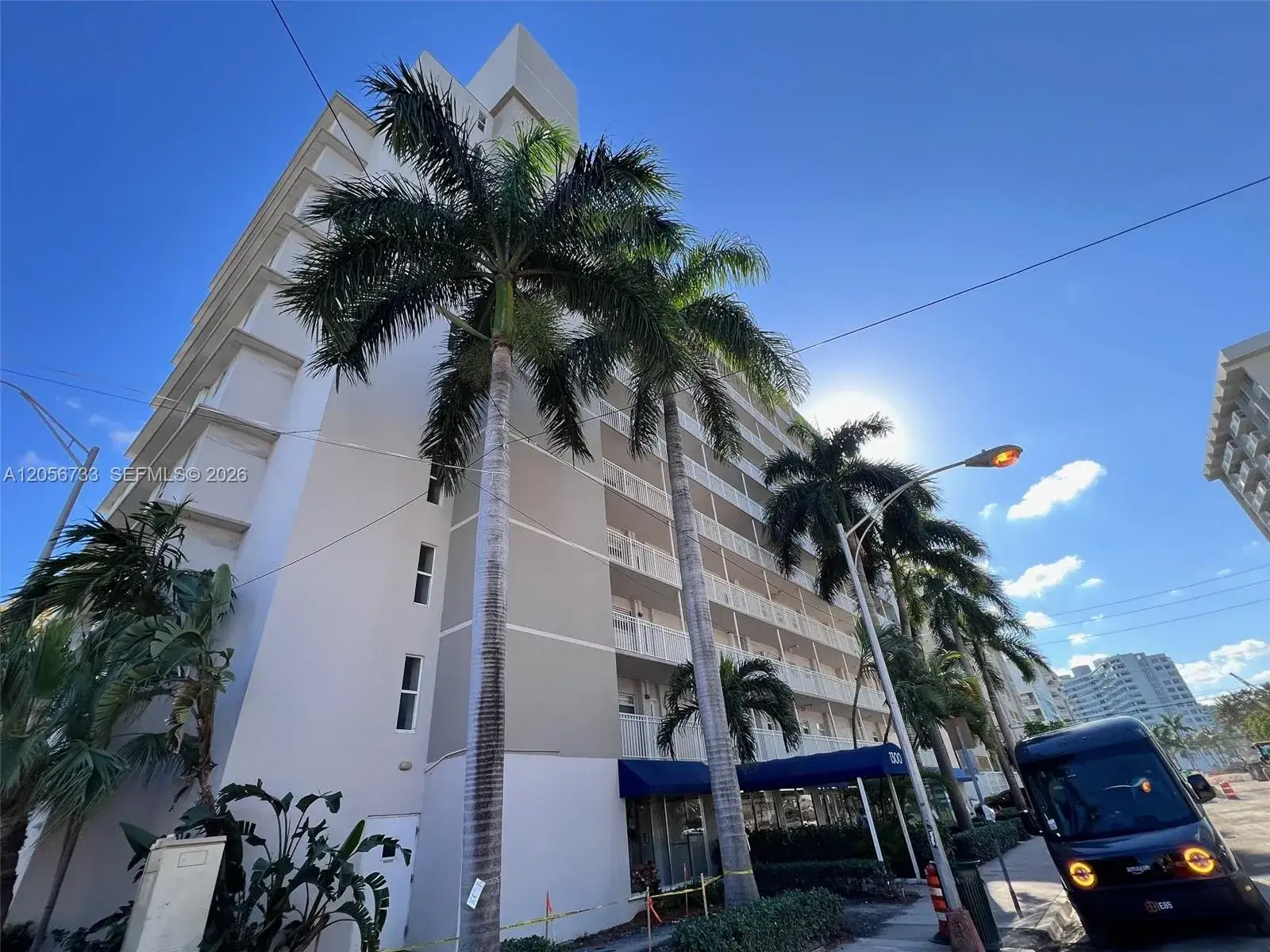 1 bedroom 1 bath Residential for sale at 1300 Lincoln Rd # D304, Miami Beach FL 33139