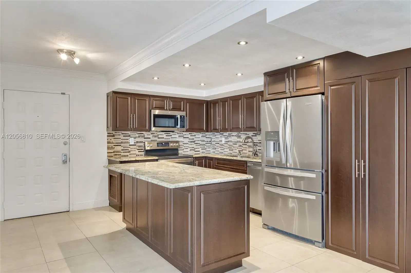 2 bedroom 2 bath Residential Lease for rent at 6061 Collins Ave # 15D, Miami Beach FL 33140