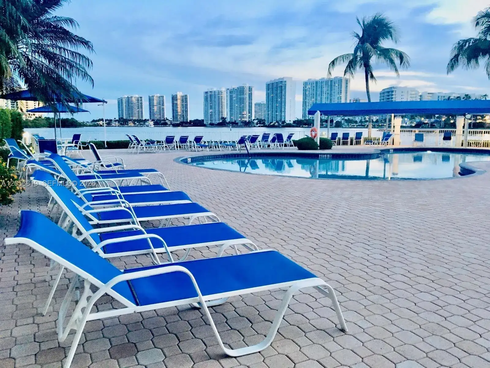 2 bedroom 2 bath Residential for sale at 3530 Mystic Pointe Dr # 1208, Aventura FL 33180