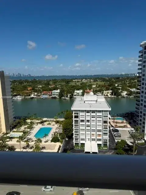 1 bedroom 1 bath Residential for sale at 5601 Collins Ave # 1723, Miami Beach FL 33140