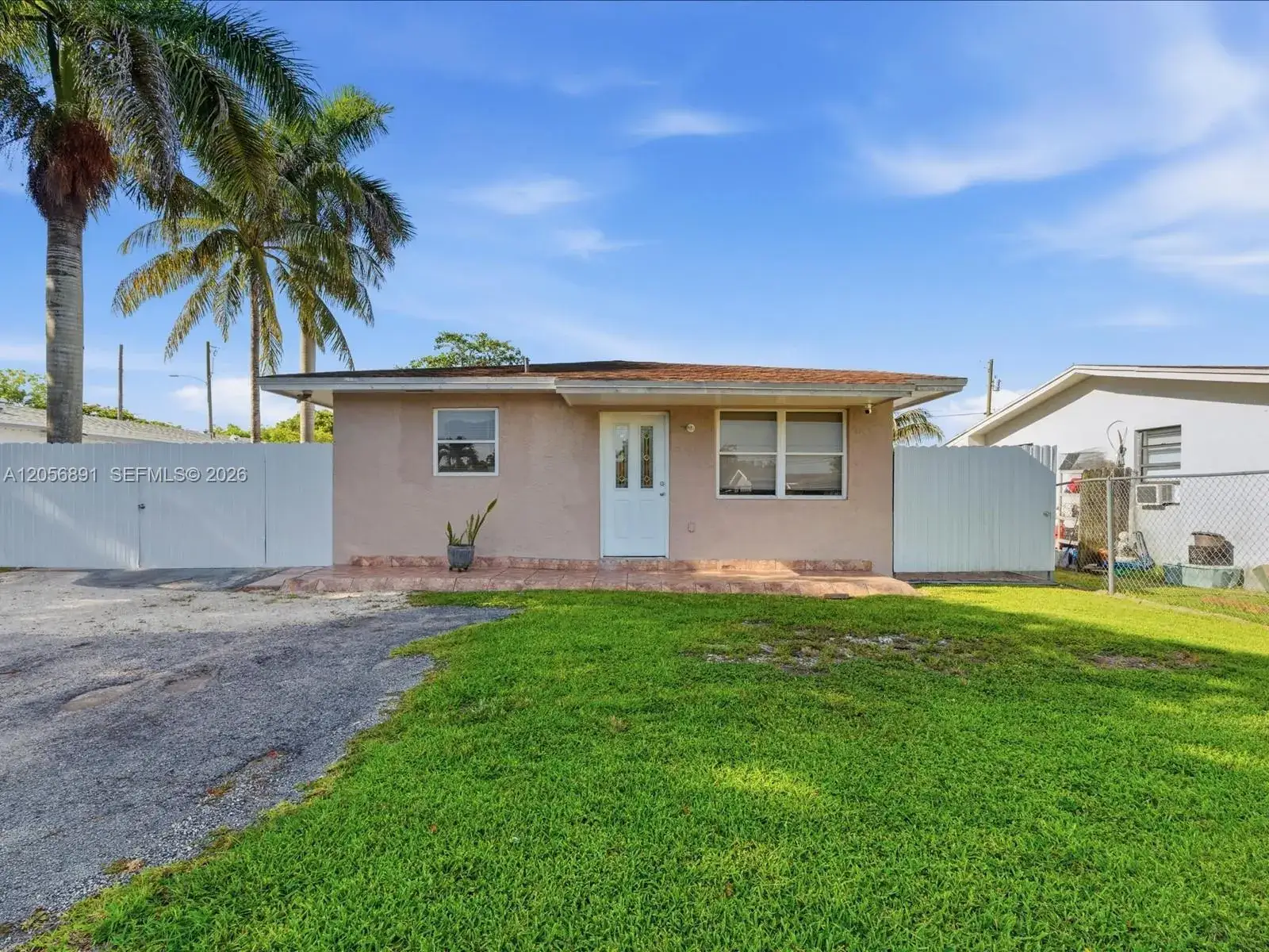 827 SW 3rd St, Florida City FL 33034