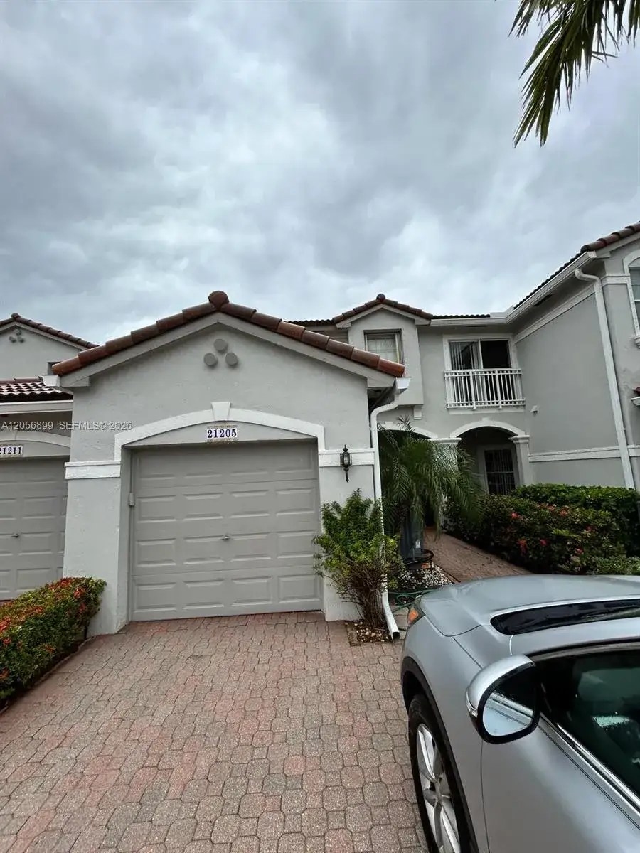 3 bedroom 2 bath Residential Lease for rent at 21205 Via Eden # 21205, Boca Raton FL 33433