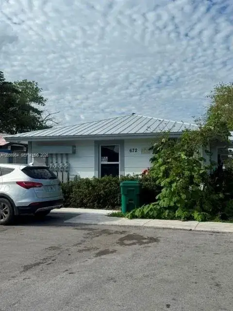 Residential Income for sale at 684 NW 14th St, Florida City FL 33034