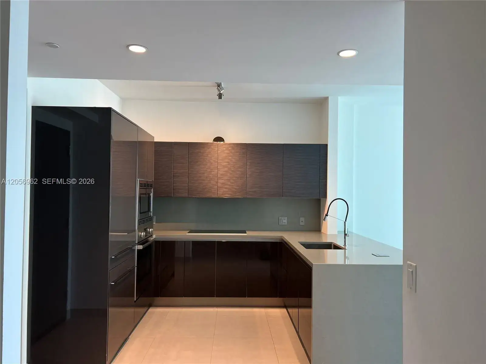 1 bedroom 1 bath Residential Lease for rent at 1080 Brickell Ave # 3307, Miami FL 33131