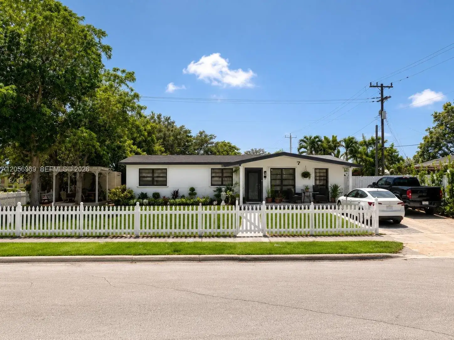 3 bedroom 1 bath Residential Lease for rent at 7061 Moseley St, Hollywood FL 33024