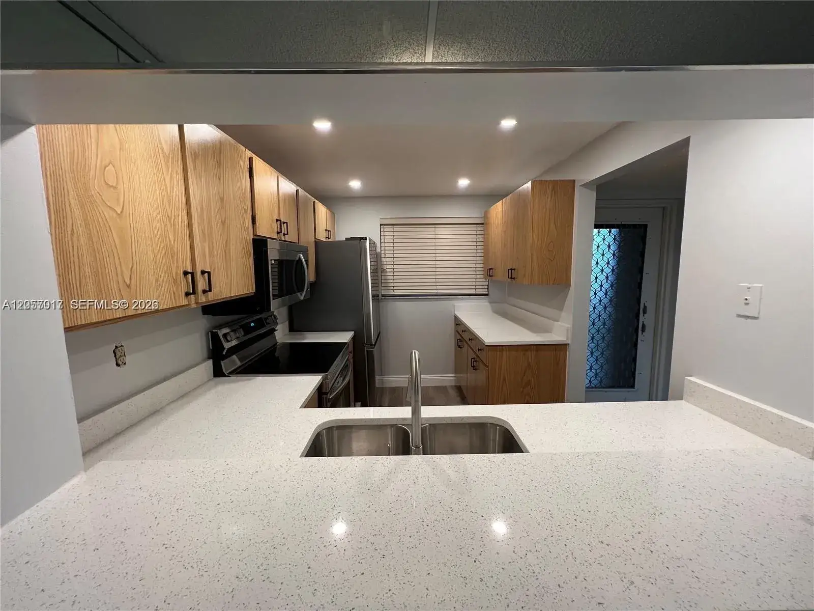 2 bedroom 2 bath Residential Lease for rent at 9520 Seagrape Dr # 403, Davie FL 33324