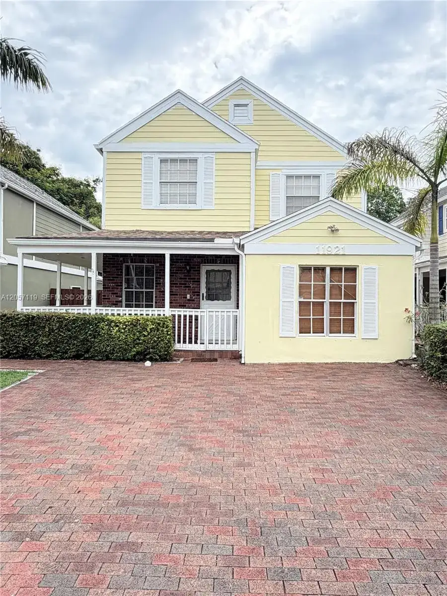 4 bedroom 2 bath Residential Lease for rent at 11921 SW 117th Ct, Miami FL 33186