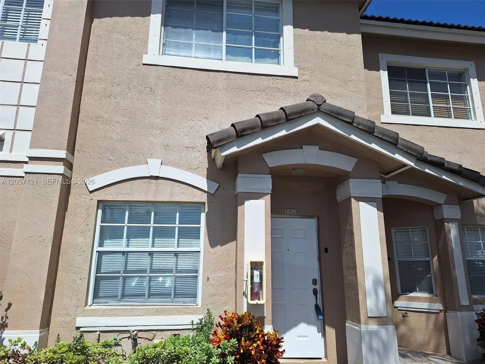 3 bedroom 2 bath Residential Lease for rent at 5761 NW 115th Ct # 102, Doral FL 33178