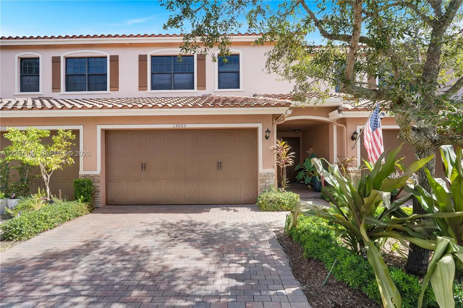 3 bedroom 2 bath Residential Lease for rent at 13005 N Riverwalk Cir N, Plantation FL 33325