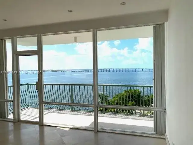 2 bedroom 2 bath Residential Lease for rent at 1408 Brickell Bay Dr # 1009, Miami FL 33131
