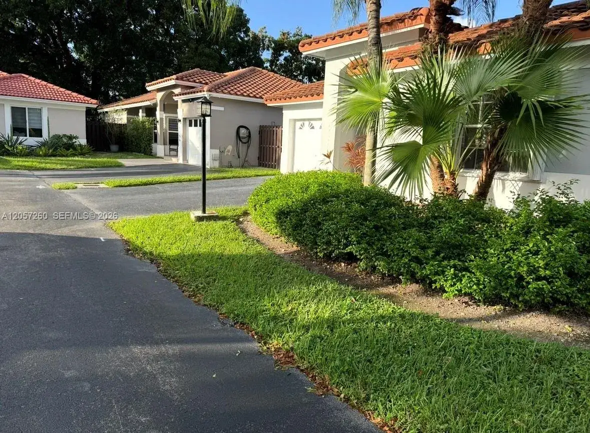 3 bedroom 2 bath Residential for sale at 5758 NW 97th Pl, Doral FL 33178