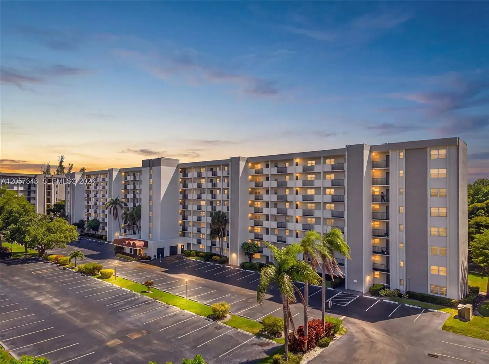 2 bedroom 2 bath Residential for sale at 5900 NW 44th St # 414, Lauderhill FL 33319