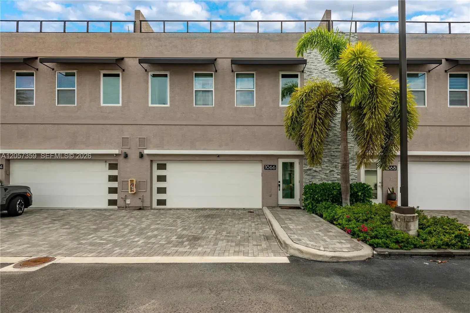3 bedroom 2 bath Residential for sale at 1066 NE 35th St, Oakland Park FL 33334