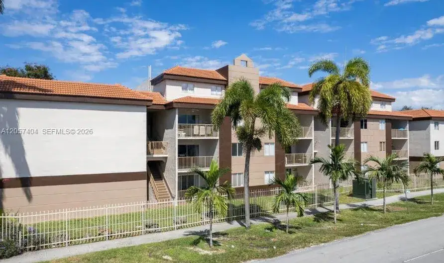 1 bedroom 1 bath Residential Lease for rent at 15201 SW 80th St # 207, Miami FL 33193