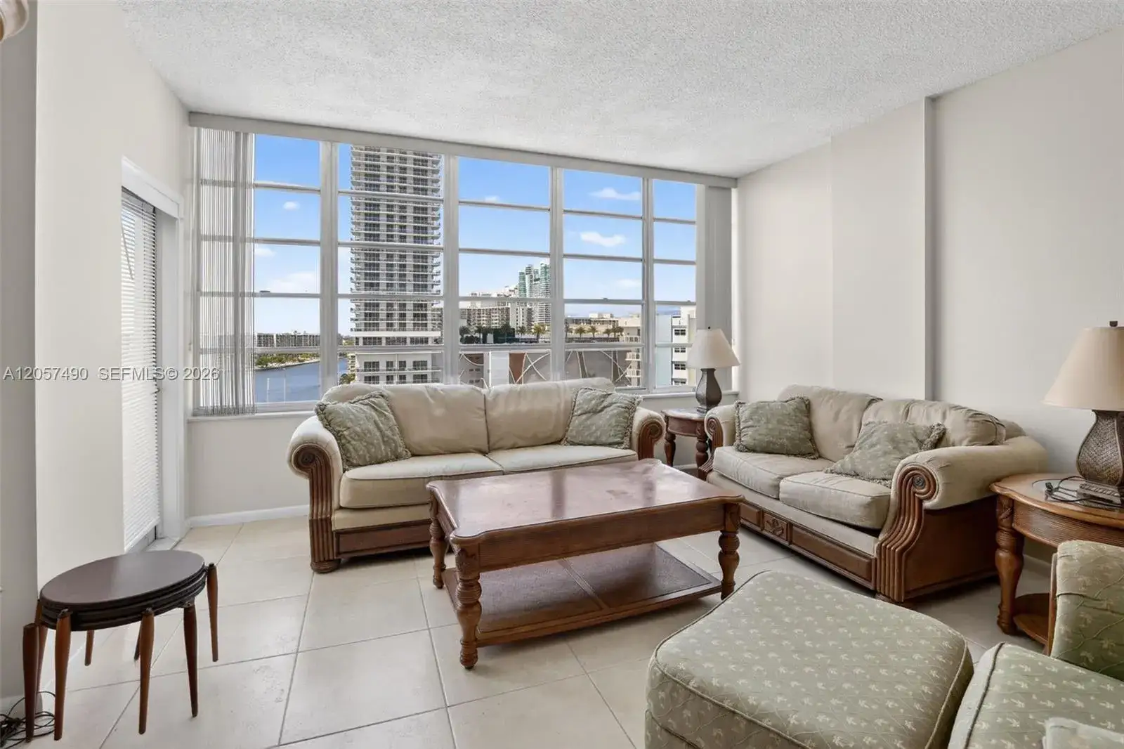 1 bedroom 1 bath Residential Lease for rent at 1817 S Ocean Dr # 19, Hallandale Beach FL 33009