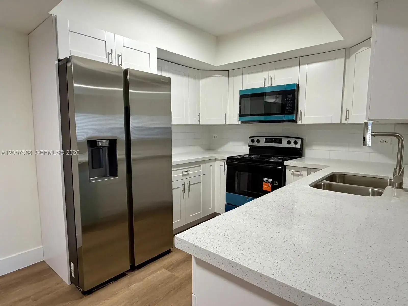 2 bedroom 1 bath Residential Lease for rent at 3690 N 56th Ave # 906, Hollywood FL 33021