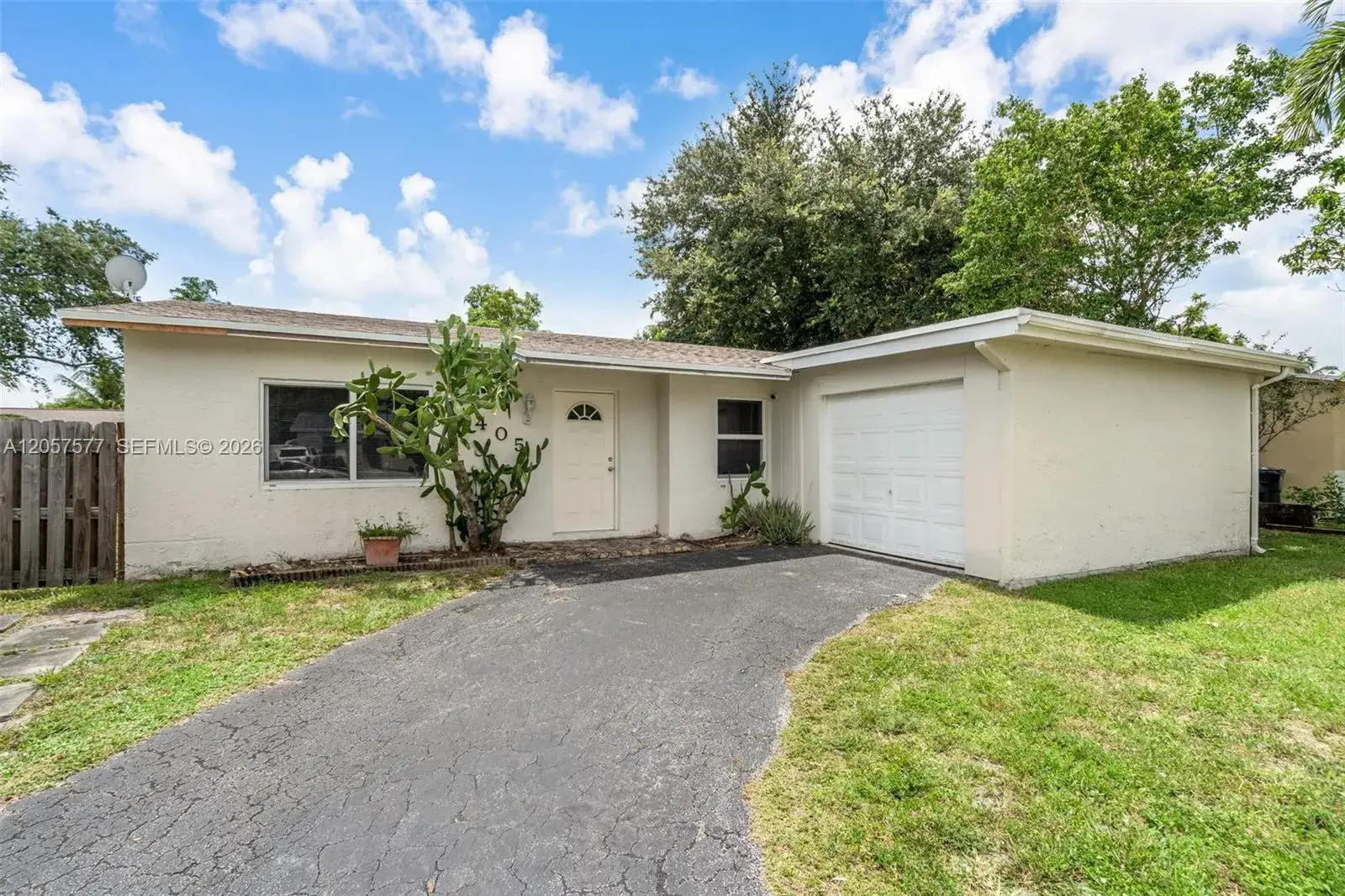 3 bedroom 2 bath Residential for sale at 405 SW 77th Ave, North Lauderdale FL 33068