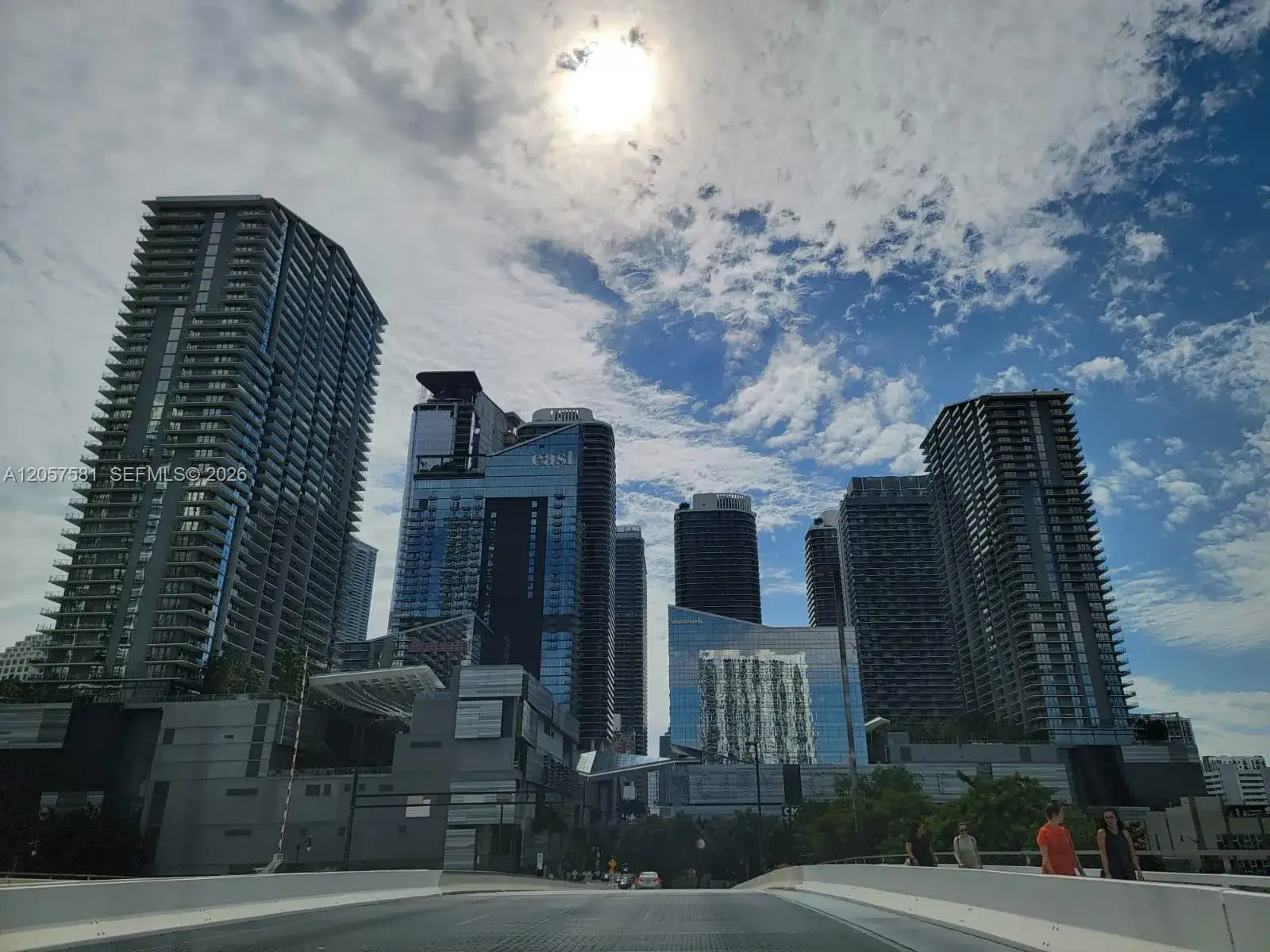 1 bedroom 1 bath Residential Lease for rent at 350 S Miami Ave # 1515, Miami FL 33130
