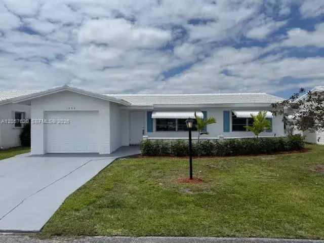 2 bedroom 2 bath Residential for sale at 1832 SW 17th St, Boynton Beach FL 33426