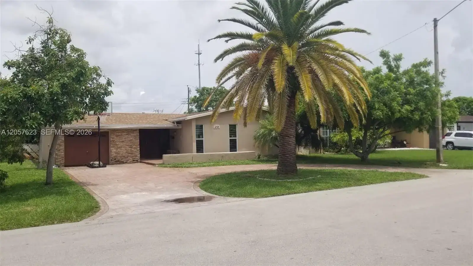 6729 Arbor Dr, Miramar FL 33023