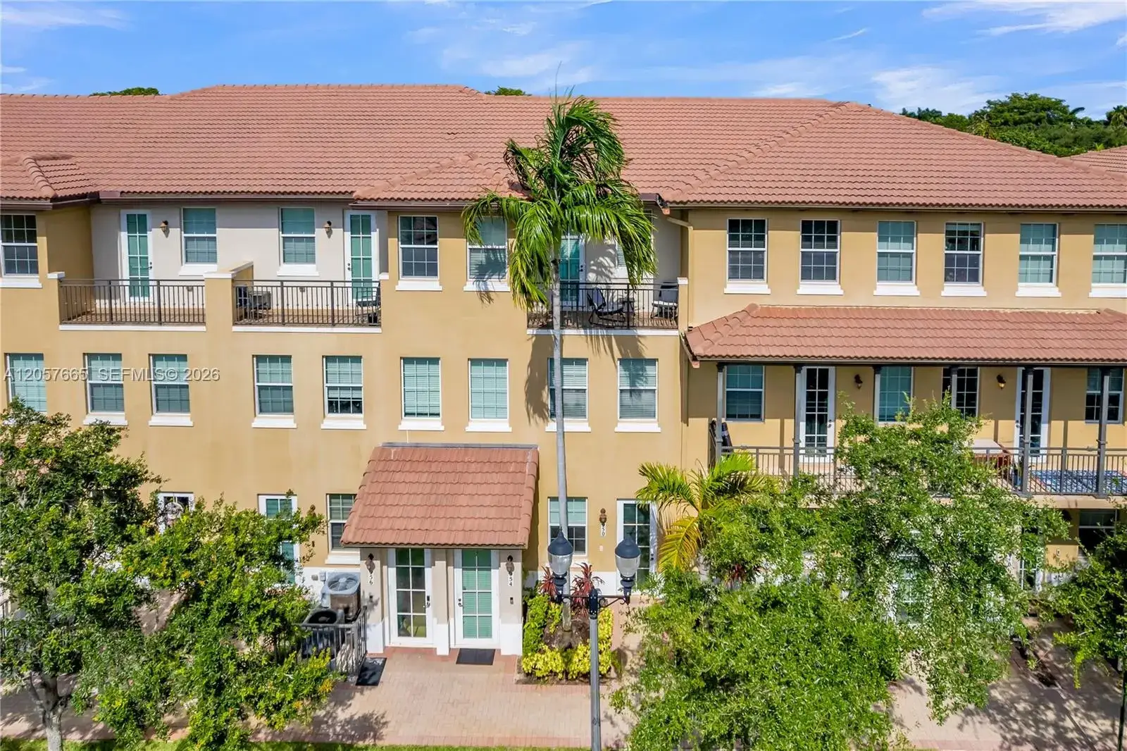 3 bedroom 2 bath Residential for sale at 950 SW 147th Ave # 2611, Pembroke Pines FL 33027
