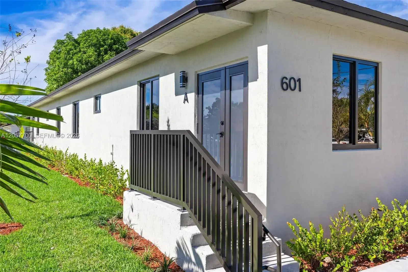 3 bedroom 2 bath Residential Lease for rent at 601 NW 3rd Ave # A, Hallandale Beach FL 33009