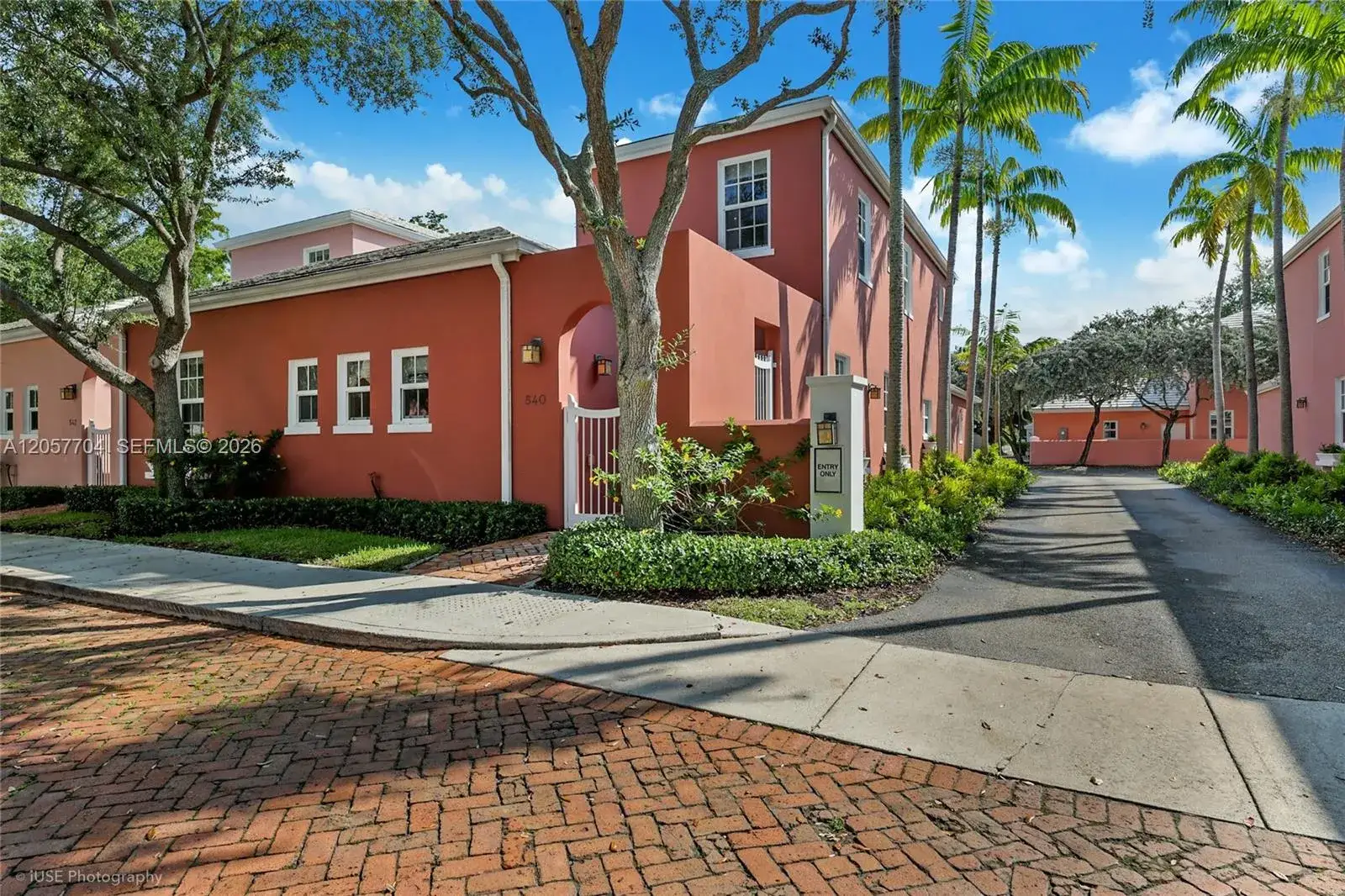 3 bedroom 3 bath Residential for sale at 540 Loretto Ave # 19, Coral Gables FL 33146