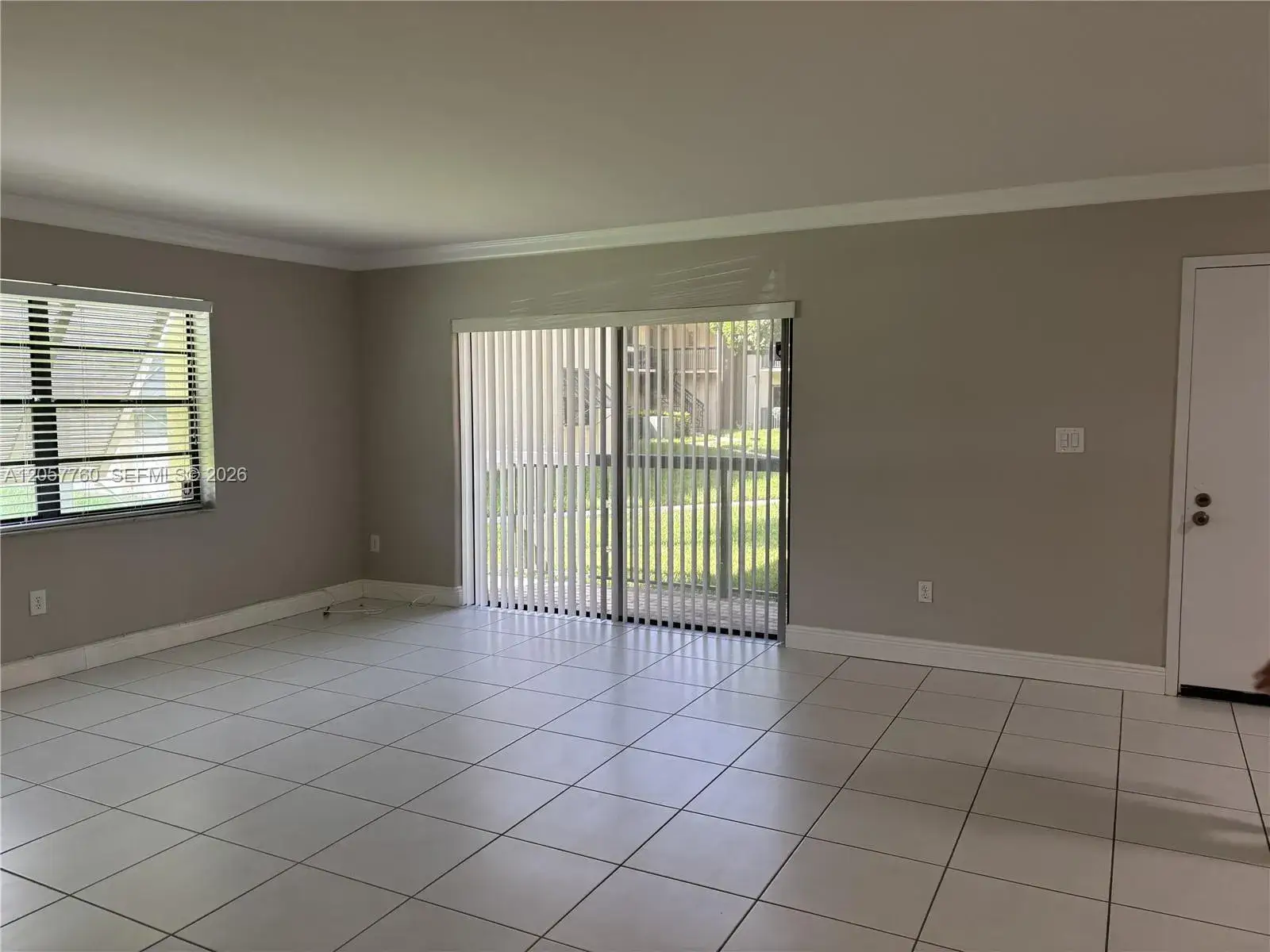 2 bedroom 2 bath Residential Lease for rent at 7965 SW 86th St # 105, Miami FL 33143