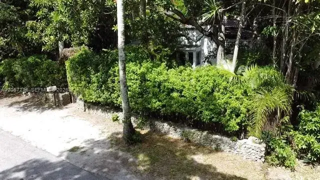 2 bedroom 1 bath Residential for sale at 3564 Linden Ln, Miami FL 33133