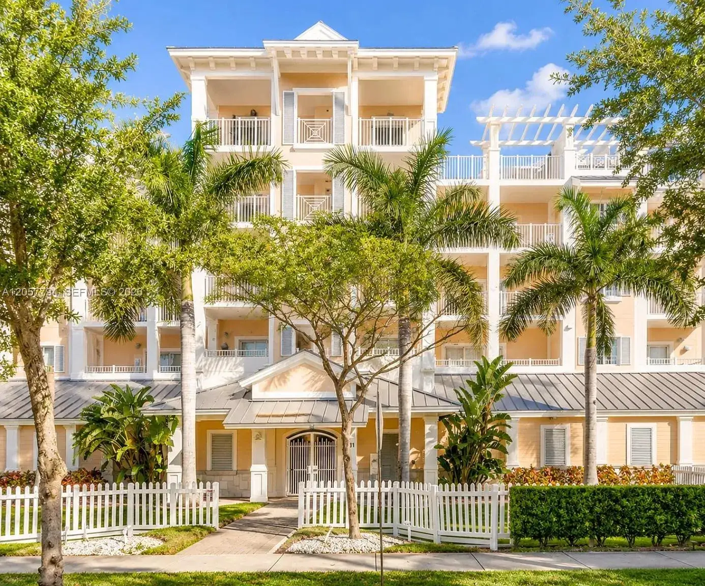 2 bedroom 2 bath Residential Lease for rent at 1931 NE 2nd St # 405, Deerfield Beach FL 33441