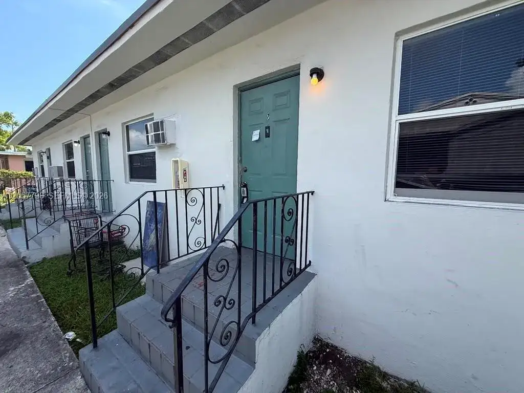 1 bath Residential Lease for rent at 2140 NW 24th St # 2, Miami FL 33142