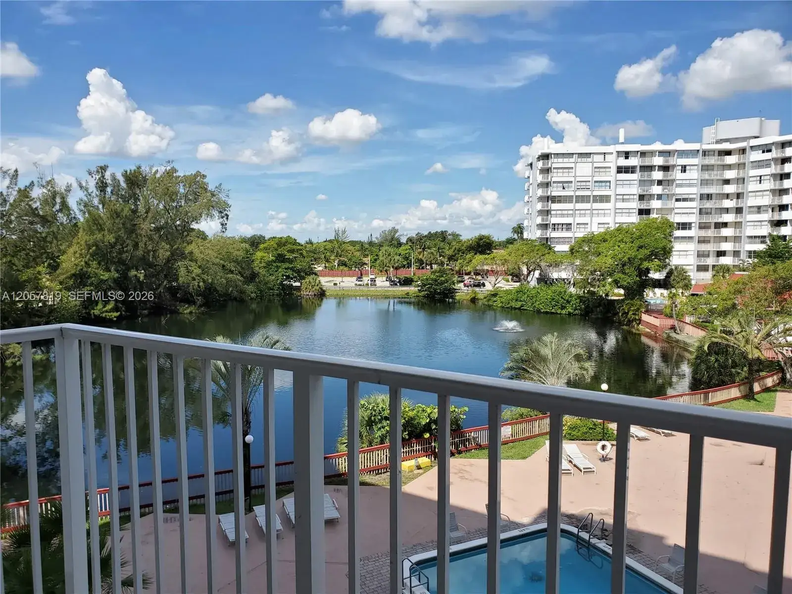 1 bedroom 1 bath Residential Lease for rent at 1300 NE Miami Gardens Dr # 419E, Miami FL 33179