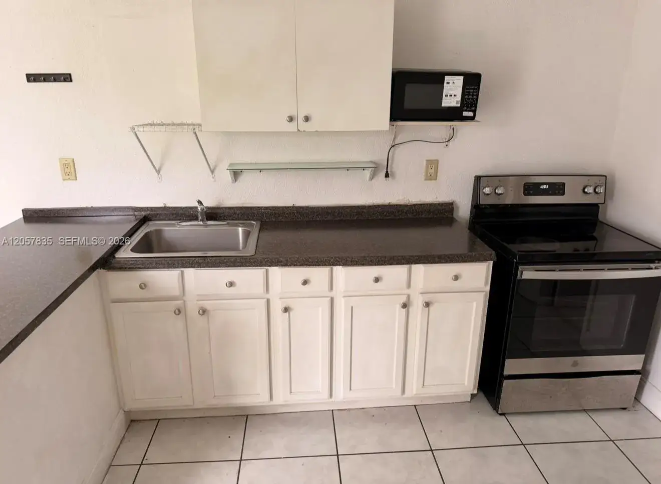 1 bedroom 1 bath Residential Lease for rent at 9815 SW 51st Ter # B, Miami FL 33165