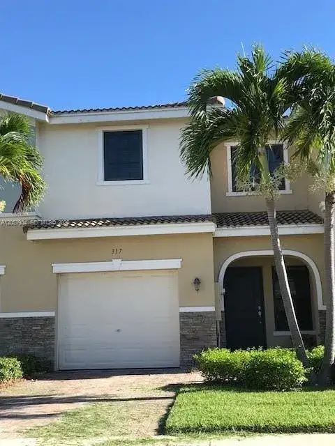 3 bedroom 2 bath Residential for sale at 317 NE 194th Ln # 317, Miami FL 33179